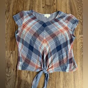 Good condition Anthropologie Cloth and Stone front tie blouse size M